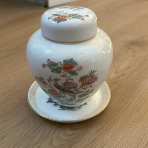 Wedgwood Kutani Crane Jar with Lid and Plate